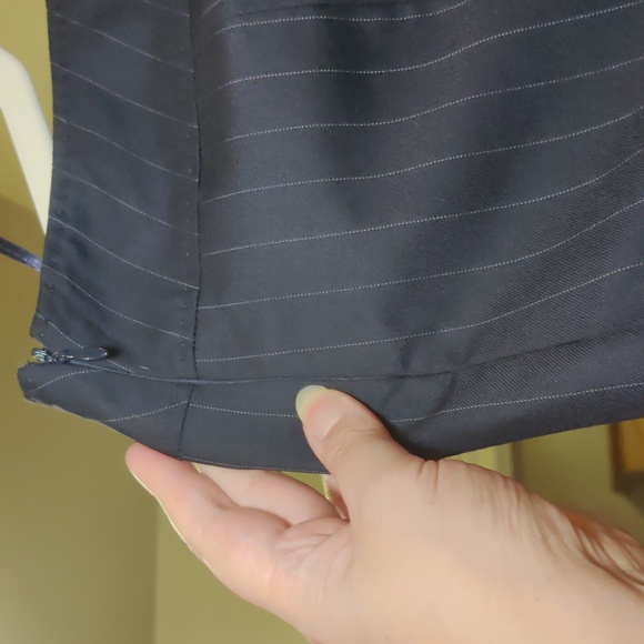 MOSCHINO PINSTRIPE TRUMPET SKIRT IN BLACK  WOOL SIZE 8 - Picture 9 of 10